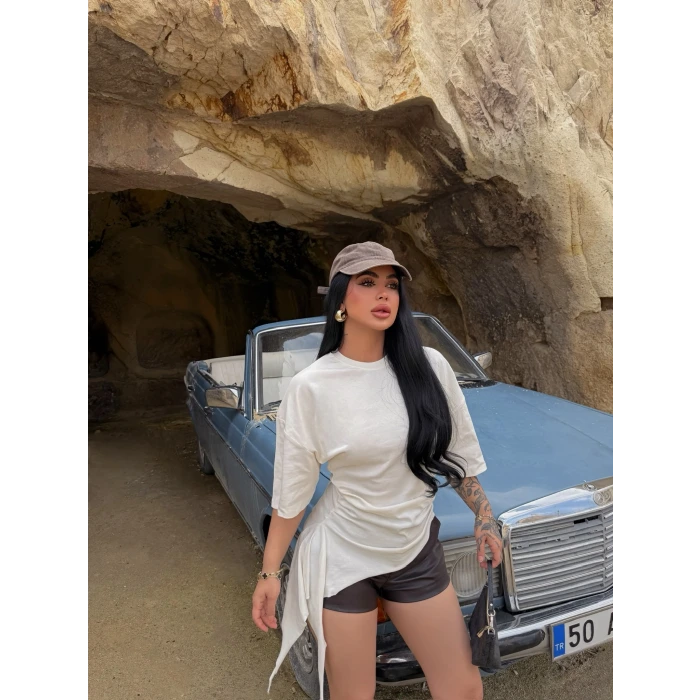 Beyaz Eteği Asimetrik Ribana Bluz