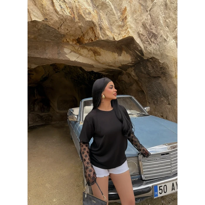 Siyah Kolları Dantel Modal Tişört