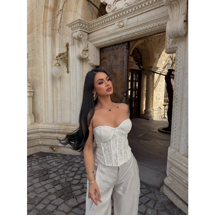 Beyaz İçi Destekli Straplez Korse