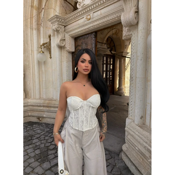 Beyaz İçi Destekli Straplez Korse