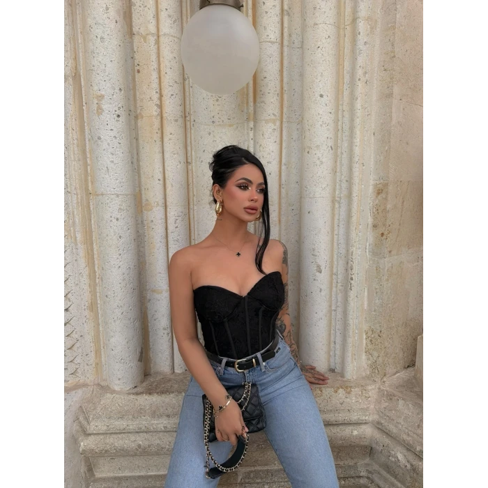 Siyah İçi Destekli Straplez Korse