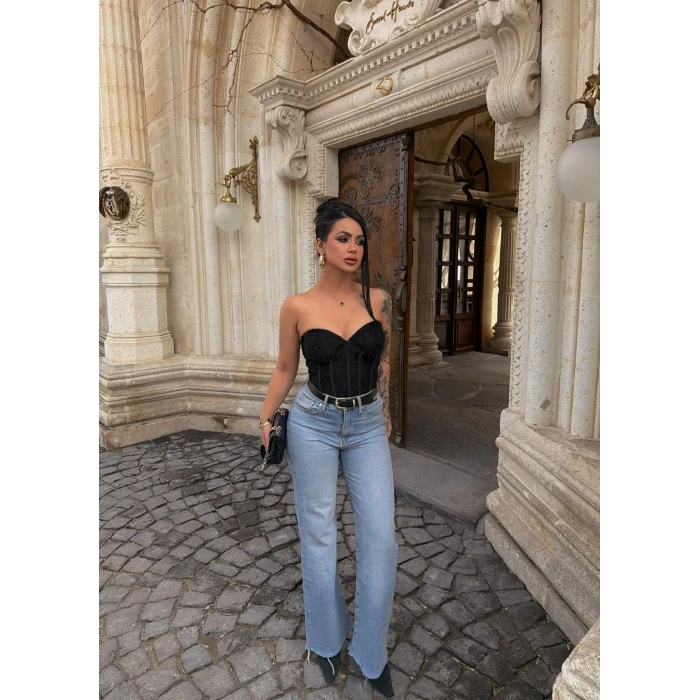 Siyah İçi Destekli Straplez Korse