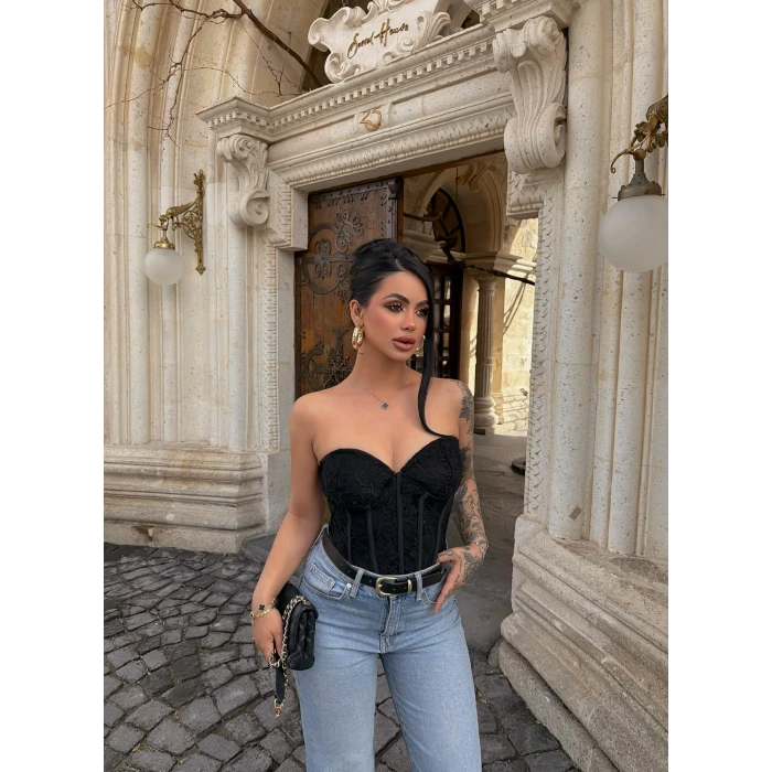 Siyah İçi Destekli Straplez Korse