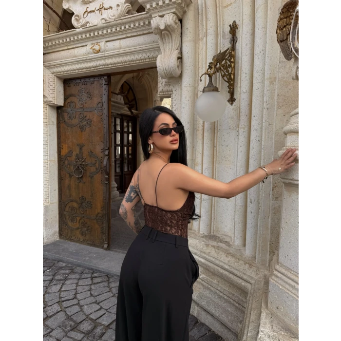 Kahve İp Askılı Güpürlü Bodysuit