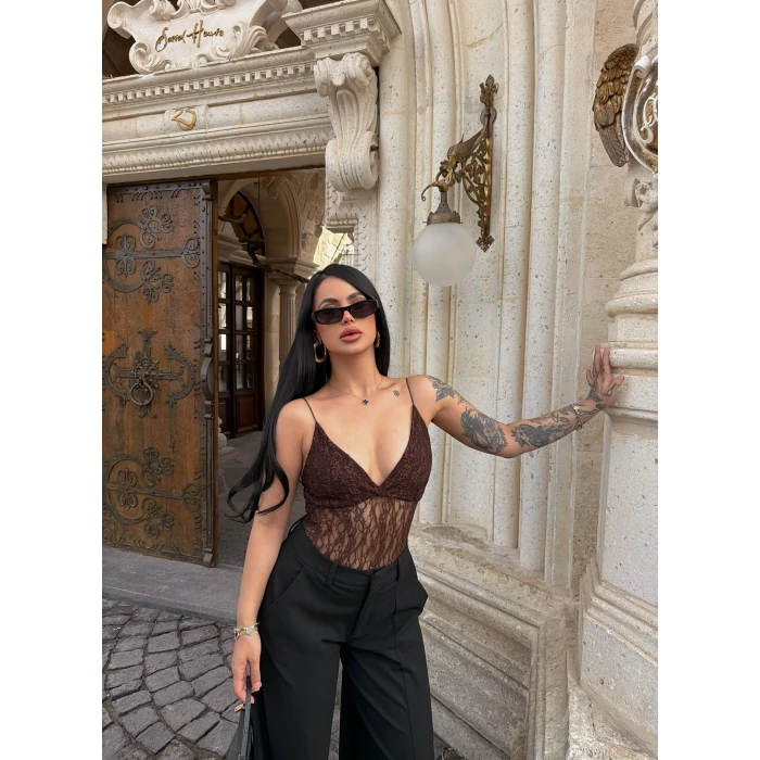 Kahve İp Askılı Güpürlü Bodysuit