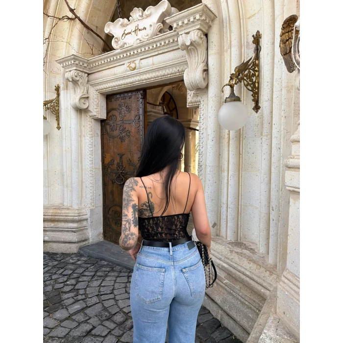 Siyah İp Askılı Güpürlü Bodysuit