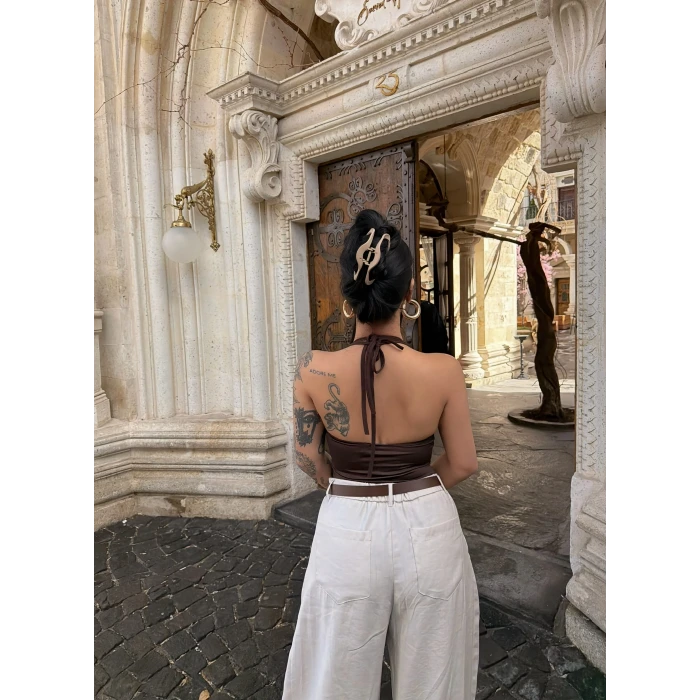 Kahve Boyundan Geçmeli Güpürlü Bodysuit