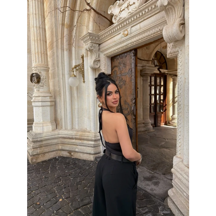 Siyah Boyundan Geçmeli Güpürlü Bodysuit