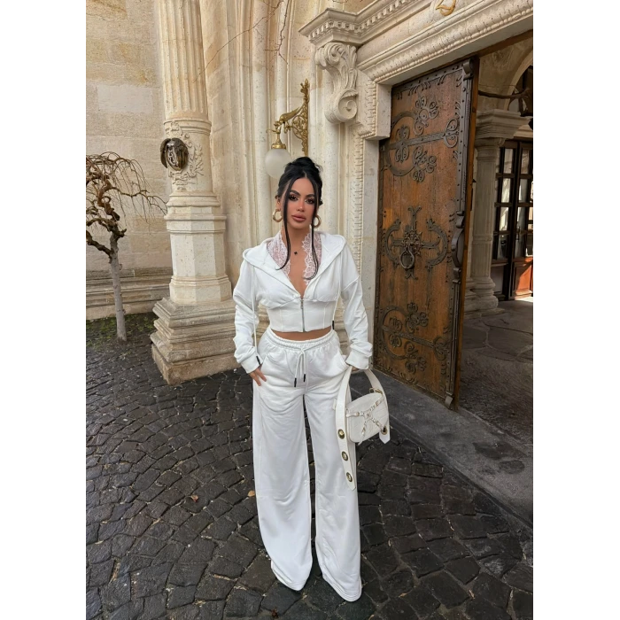 Beyaz Yaka Güpürlü Eşofman Takım