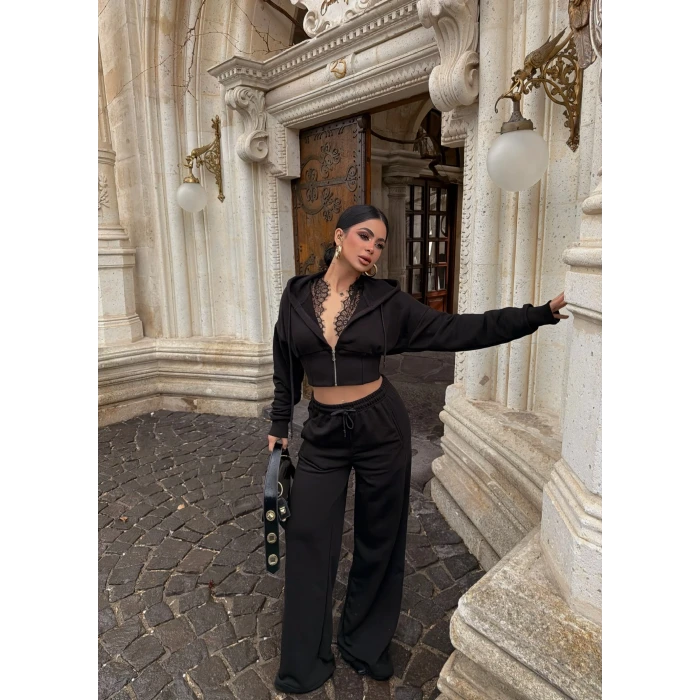 Siyah Yaka Güpürlü Eşofman Takım