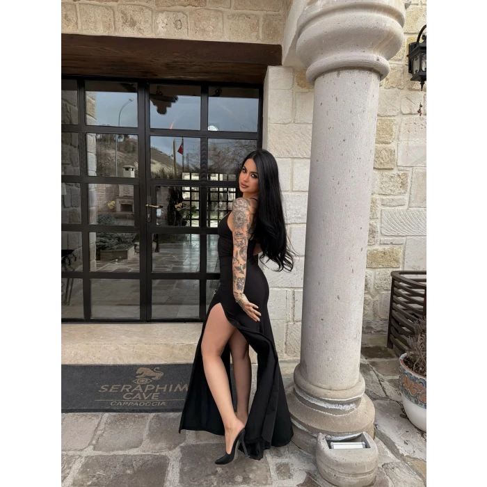 Çift Yırtmaçlı Sırt Çapraz Elbise