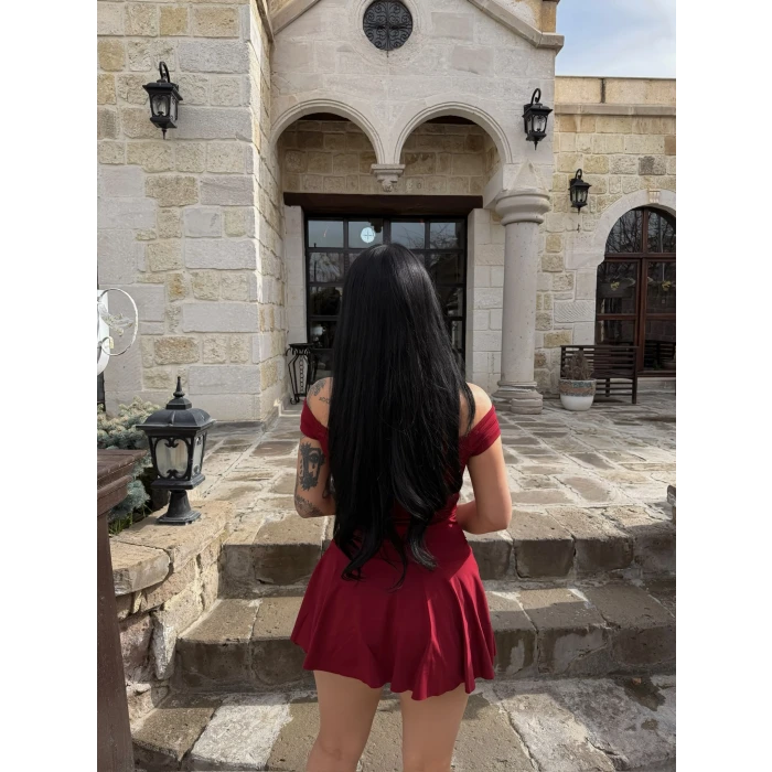 Bordo Eteği Aksesuarlı Straplez Elbise