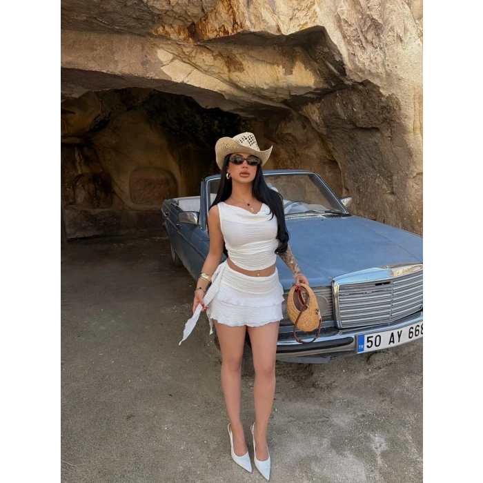 Beyaz Degaje Yaka Etekli İkili Takım