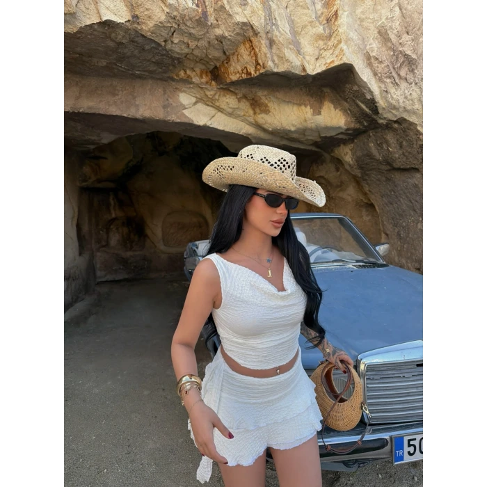 Beyaz Degaje Yaka Etekli İkili Takım