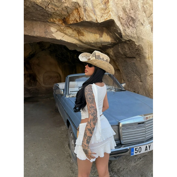 Beyaz Degaje Yaka Etekli İkili Takım