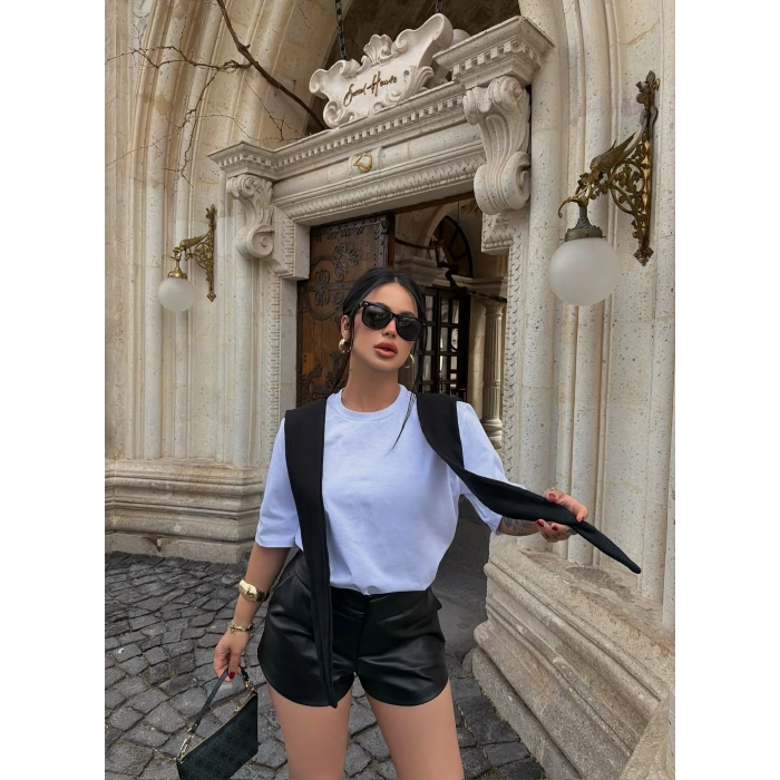 Siyah Şal Bağlamalı Tişört