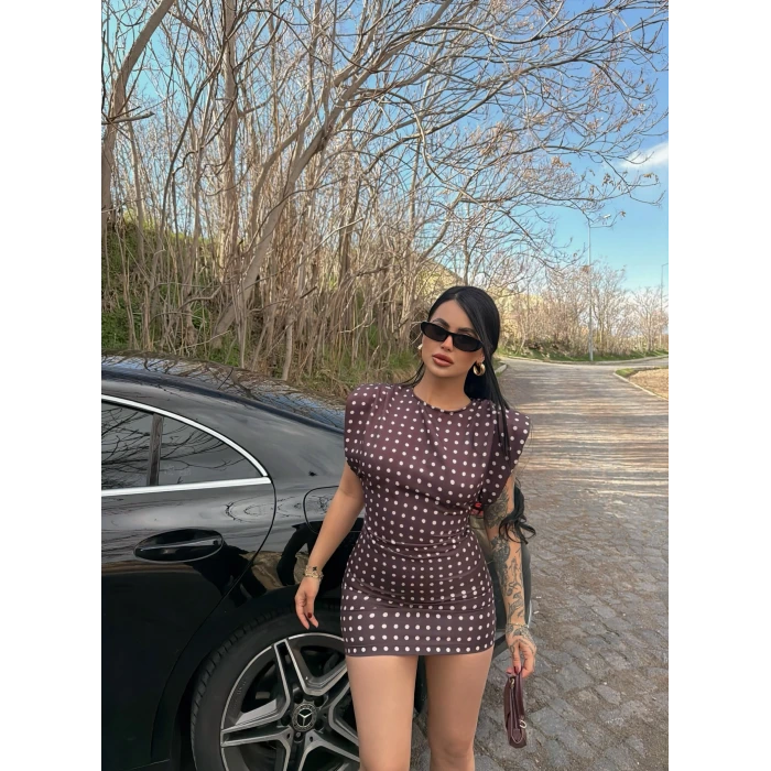 Kahve Omuz Vatkalı Puantiyeli Elbise