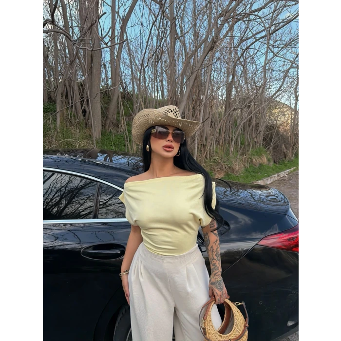 Sarı Yarasa Kol Kayık Yaka Crop