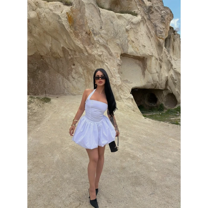 Beyaz Boyundan Bağlamalı Balon Etekli Elbise