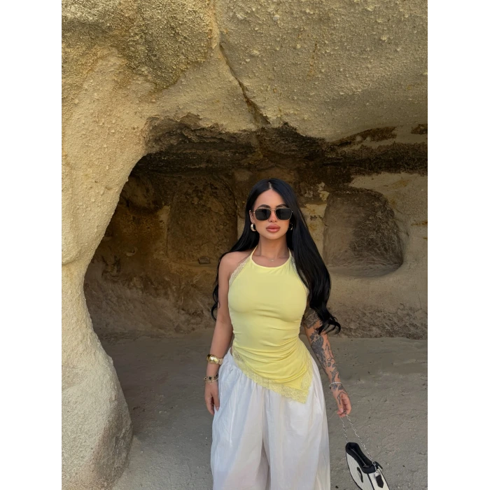 Sarı Asimetrik Güpürlü Bluz