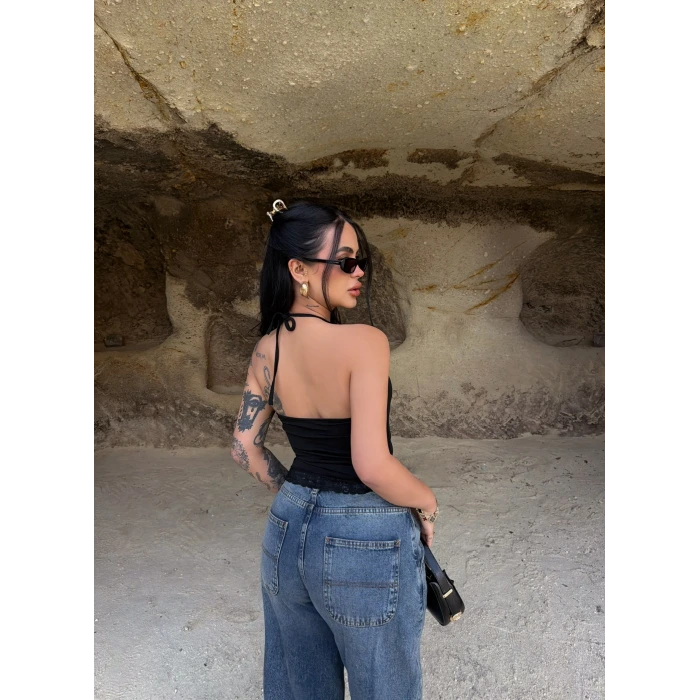 Siyah Asimetrik Güpürlü Bluz