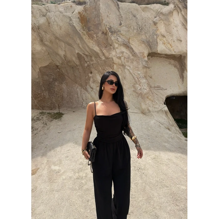 Siyah Luxe Drapeli Askılı Tulum