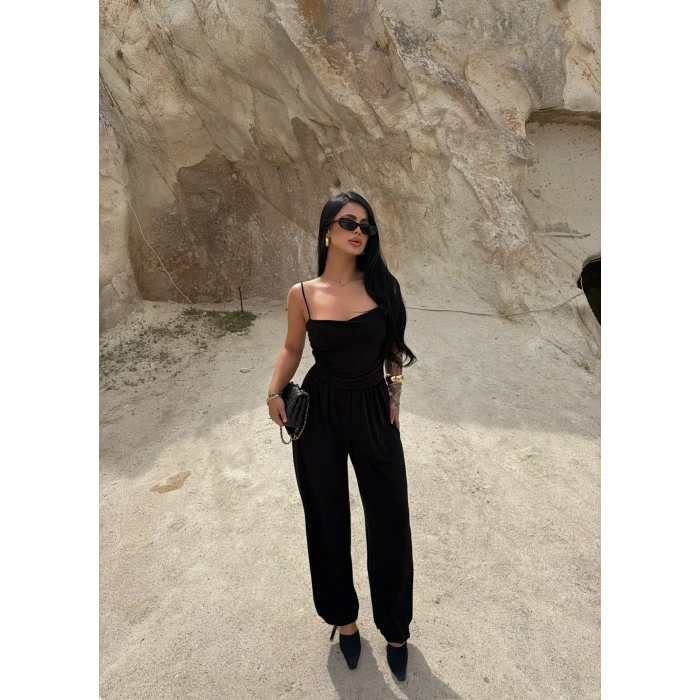 Siyah Luxe Drapeli Askılı Tulum