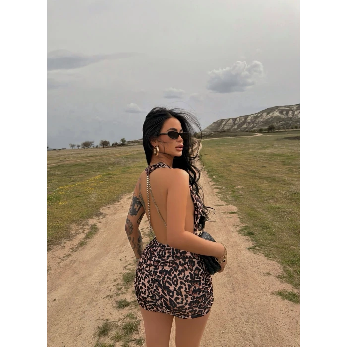Leopar Sırt Zincirli Dekolte Elbise