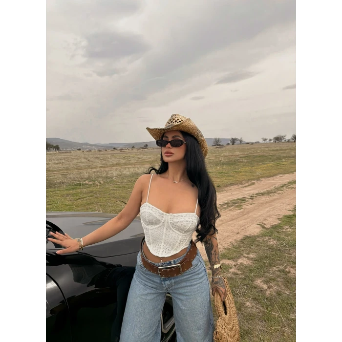 Beyaz Askılı Güpürlü Büstiyer