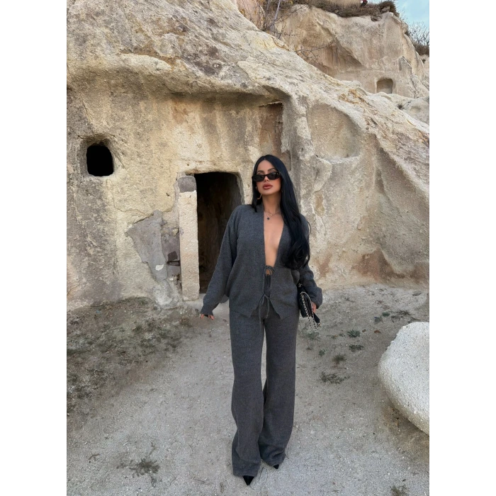 Antrasit Ön Bağcıklı Triko Takım