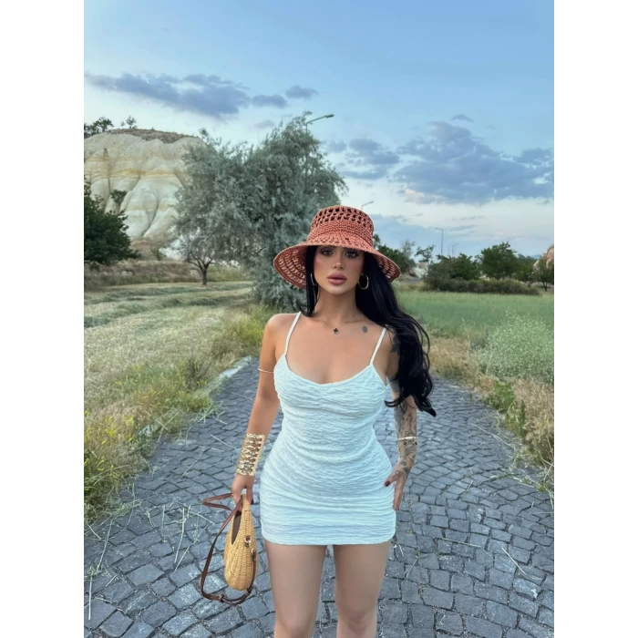 Askılı Kabartma Desen Elbise