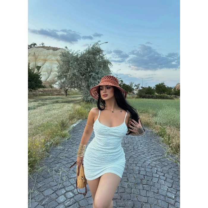 Askılı Kabartma Desen Elbise