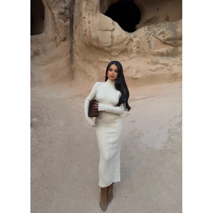 Bej Balıkçı Yaka Triko Elbise