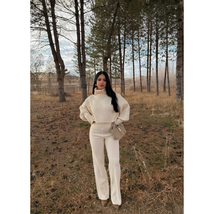 Bej Boğazlı Kazak Pantolon Triko Takım