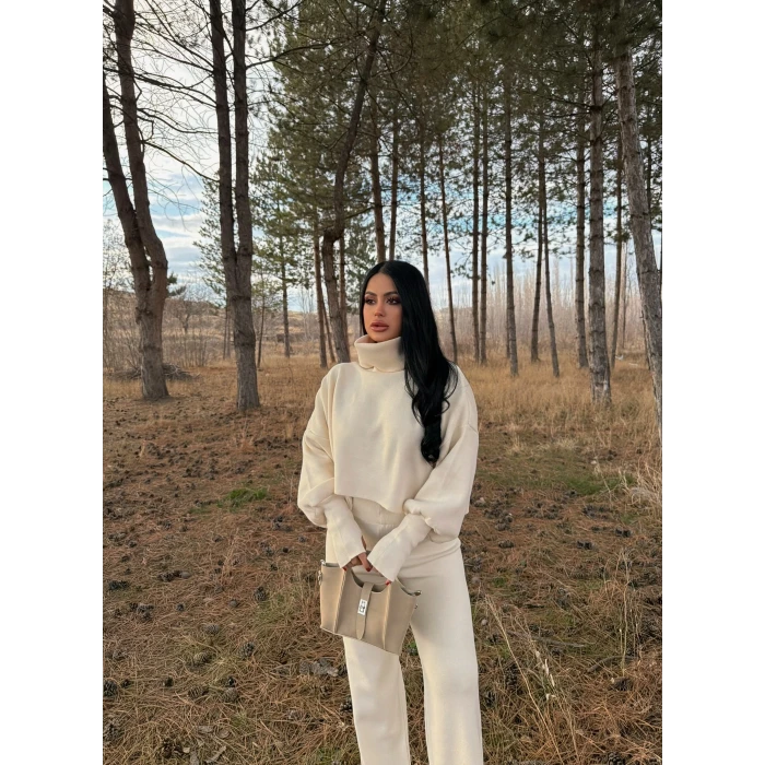 Bej Boğazlı Kazak Pantolon Triko Takım