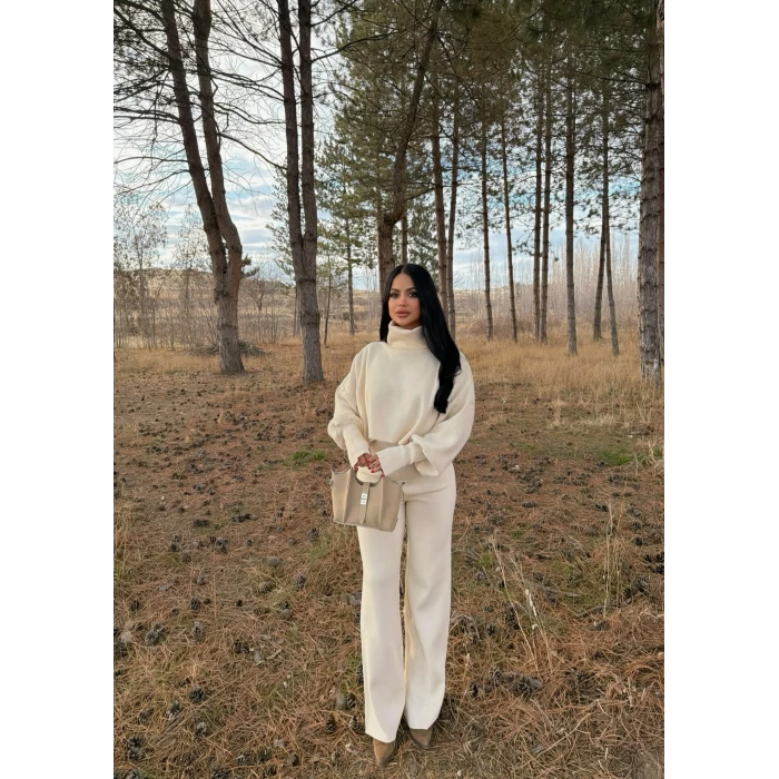 Bej Boğazlı Kazak Pantolon Triko Takım