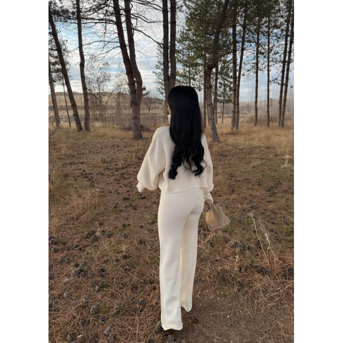 Bej Boğazlı Kazak Pantolon Triko Takım