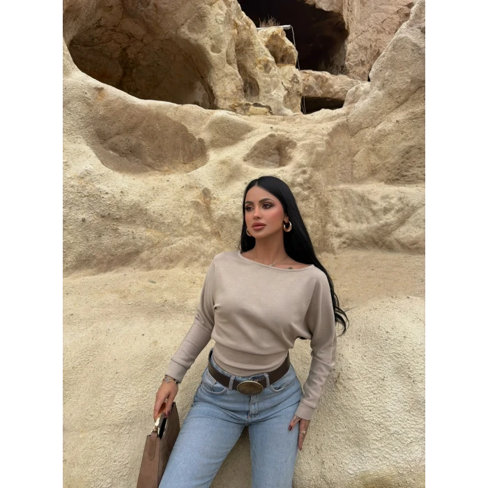 Bej Düşük Omuz Korseli Sweat