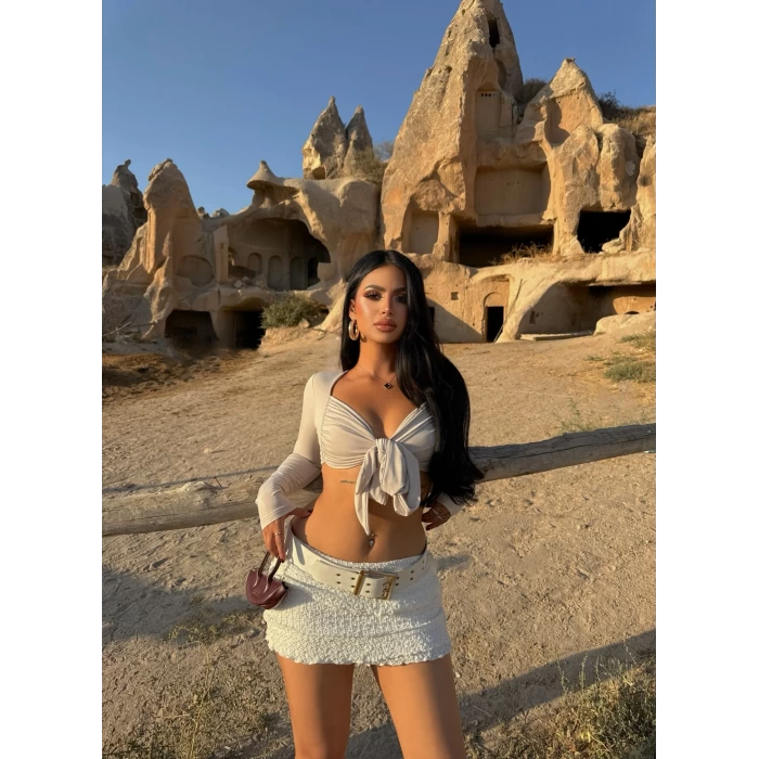 Bej Göğüs Bağlamalı Crop