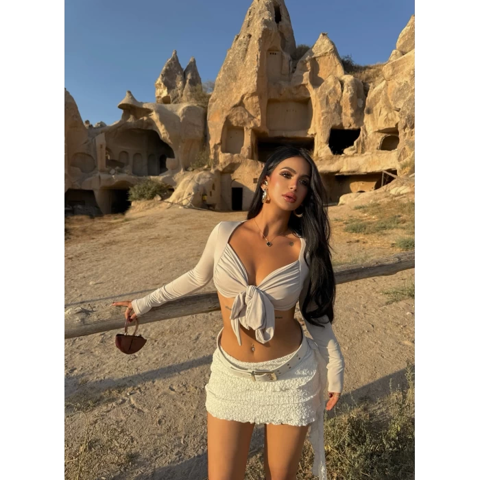 Bej Göğüs Bağlamalı Crop