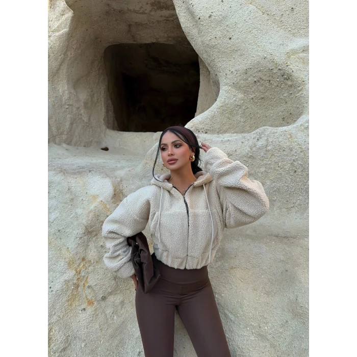 Bej Kanguru Cep Peluş Ceket