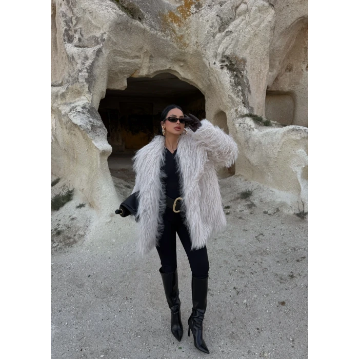 Bej Şal Yaka Saçaklı Kürk