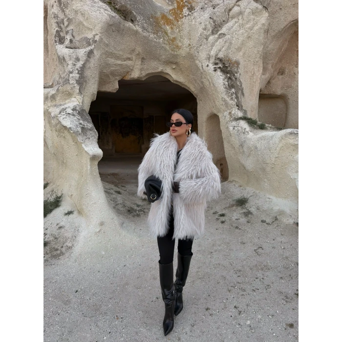 Bej Şal Yaka Saçaklı Kürk