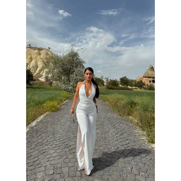Beyaz Aksesuarlı Tulum