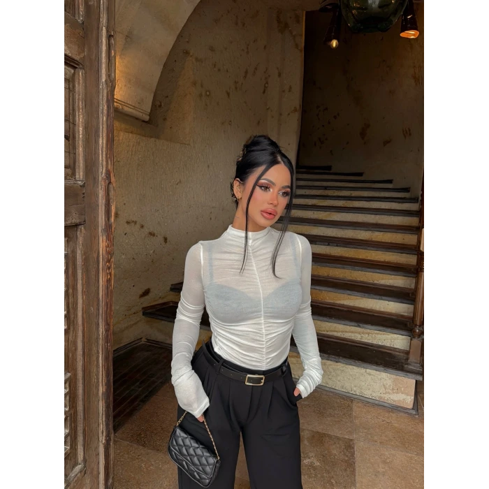 Beyaz Büzgülü Transparan Bluz