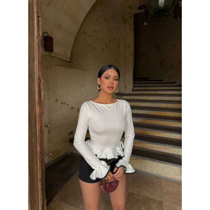 Beyaz Fırfırlı Dalgıç Crop