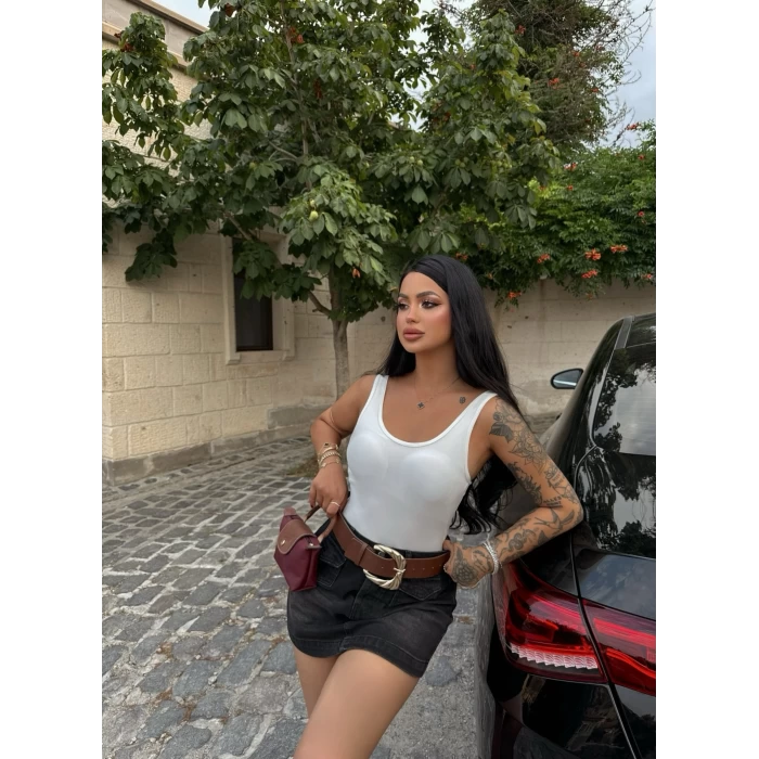 Beyaz Fitilli Göğüs Kaplı Bodysuit