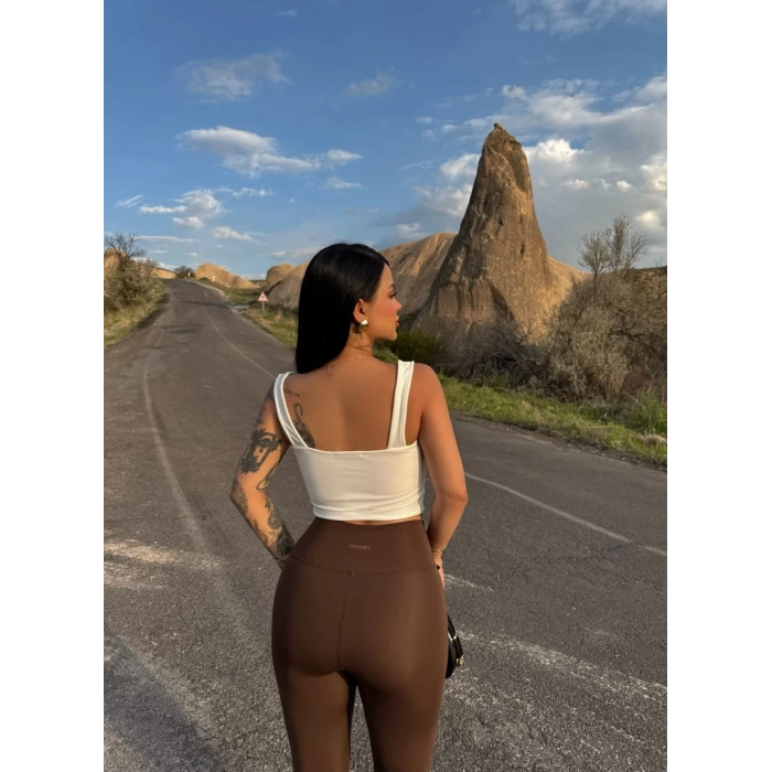 Beyaz Göğüs Bağcıklı Biyeli Crop