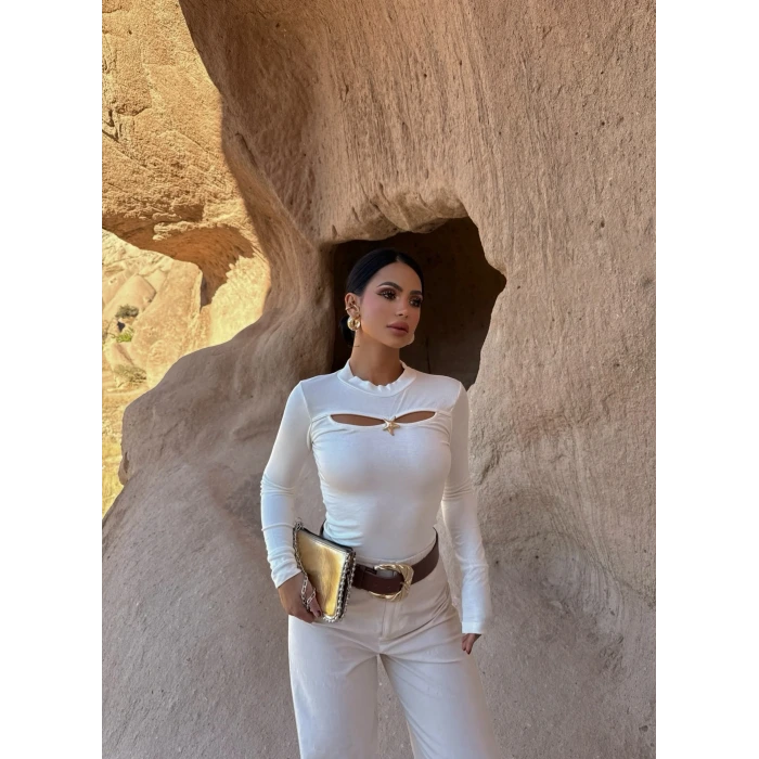 Beyaz Göğüs Pencereli Star Crop