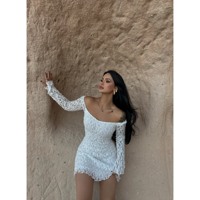 Beyaz İçi Astarlı Güpürlü Elbise